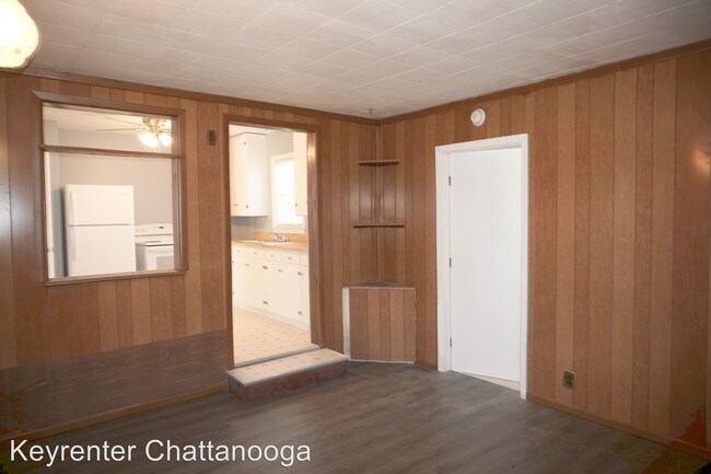 Building Photo - 2 br, 1 bath House - 2111 Delano Drive
