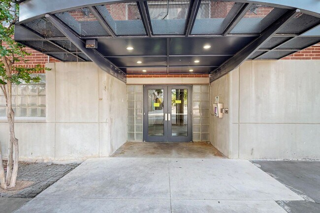 Foto del edificio - Live the Loft Life in the Heart of Dallas