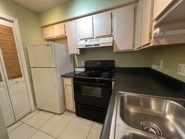 Foto del edificio - 2477 Nugget Ln