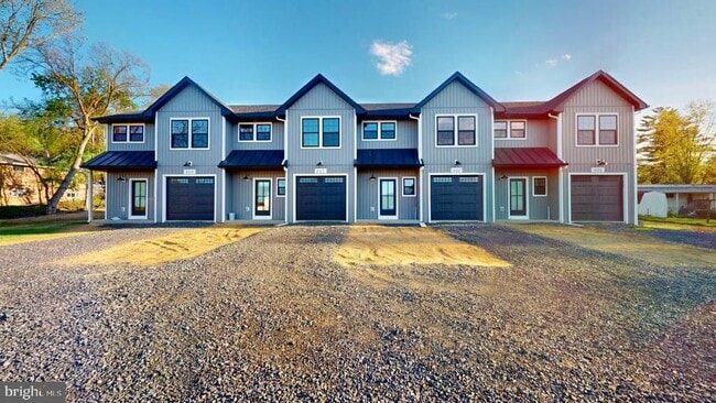 Building Photo - 440 W Gravel Ln