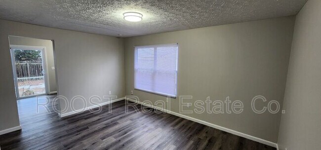 Building Photo - 5685 Tamarack Blvd