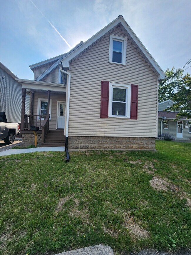 Parte frontal exterior - 1815 N Goodman St