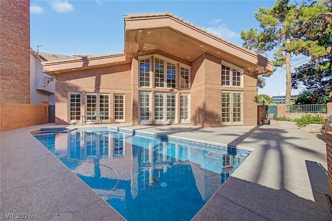 Foto del edificio - 1105 Broadmoor Ave