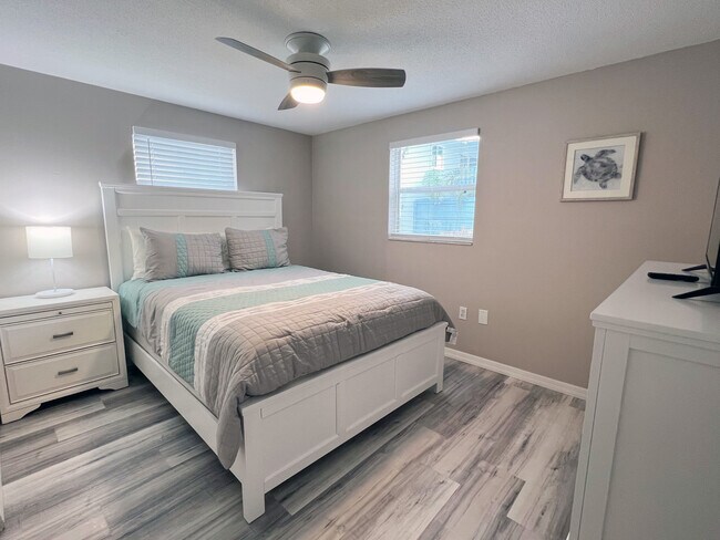 Foto del edificio - 1675 Cherry Ln