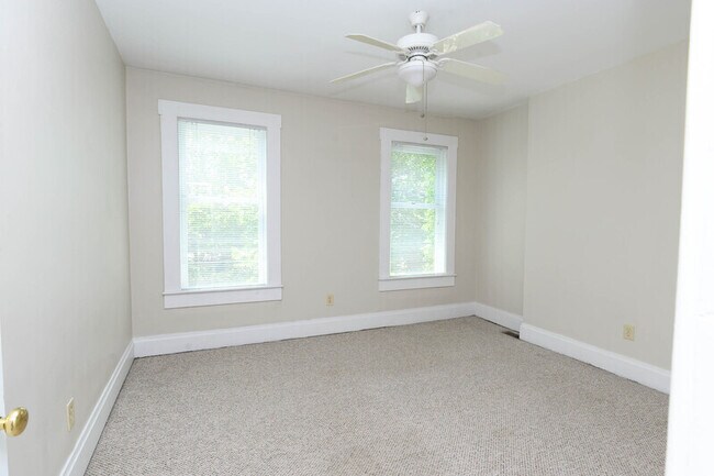 Foto del edificio - 1080 Mt Pleasant Ave