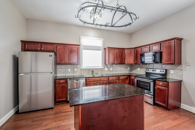Building Photo - 5439 Camellia Ln