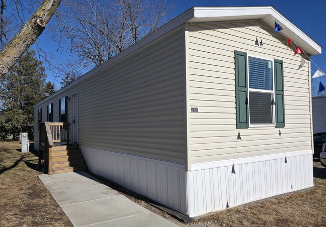 Building Photo - 1308 W Arlington Ave