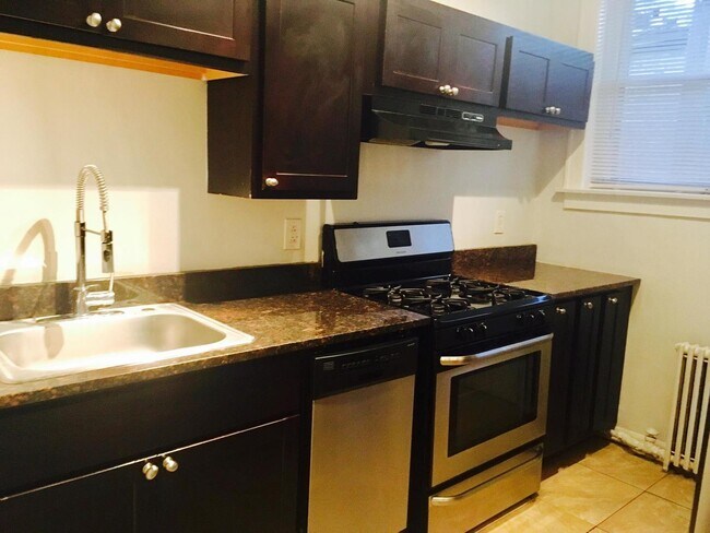 Foto del edificio - 4817 N Springfield Ave