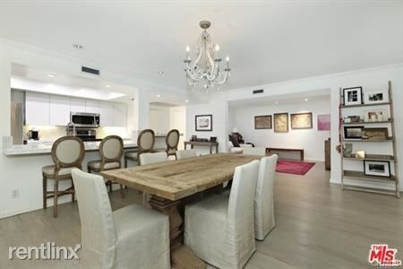 Foto del edificio - 2 br, 3 bath House - 851 N Kings Rd Apt 101