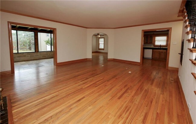 Building Photo - 517 Del Mar Blvd