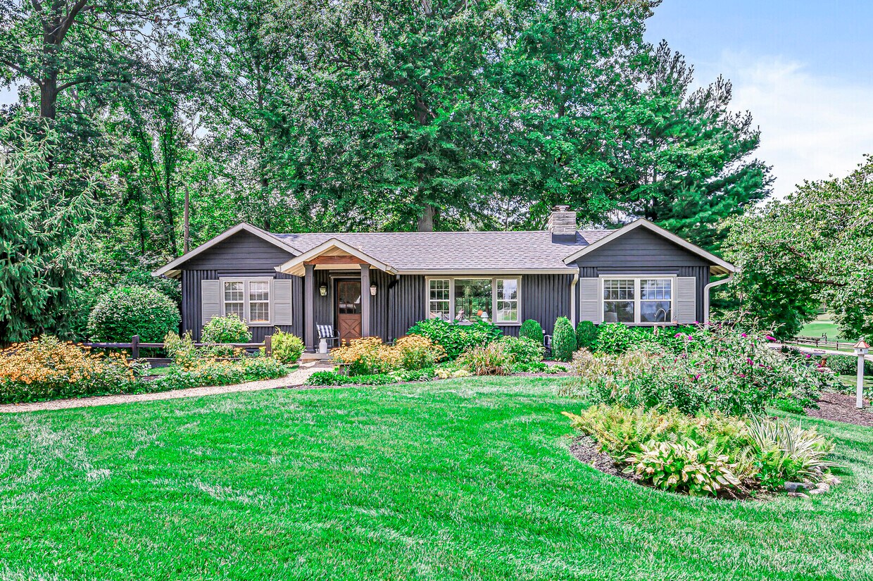 Primary Photo - 125 Woodland Ln
