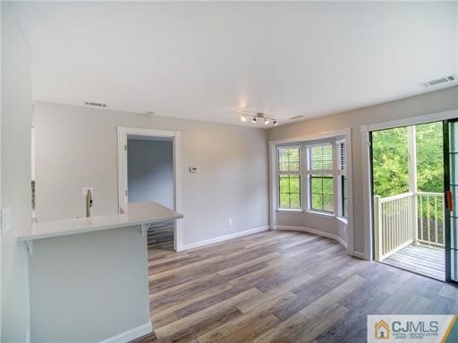 Building Photo - 399 Carhart Ct