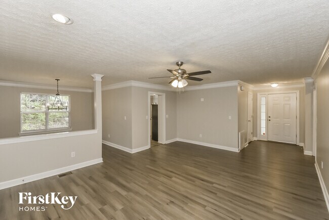 Foto del edificio - 520 Honeysuckle Ln