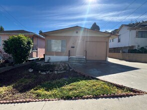 Building Photo - 741-743 W 21st St