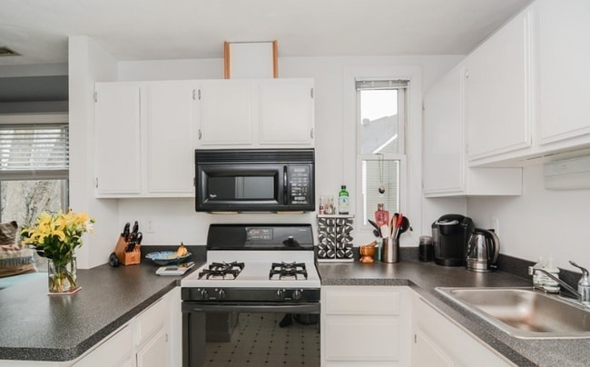 Building Photo - 21 Concord Greene