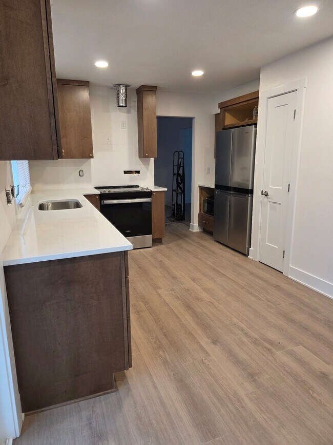 Building Photo - 3516 Breckenridge Dr