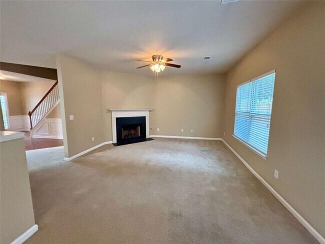 Building Photo - 345 Blackwood Ln