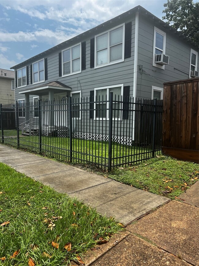 Building Photo - 4210 Ennis St