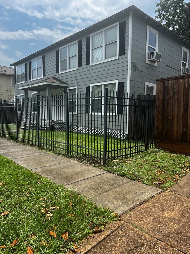 Foto del edificio - 4210 Ennis St