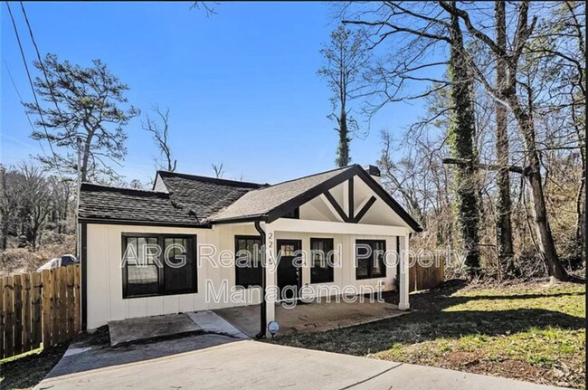 Photo - 2215 Lang Dr SW House