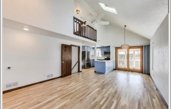 Photo - 100 Bridge St House