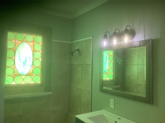 Photo - 838 Wagner St House