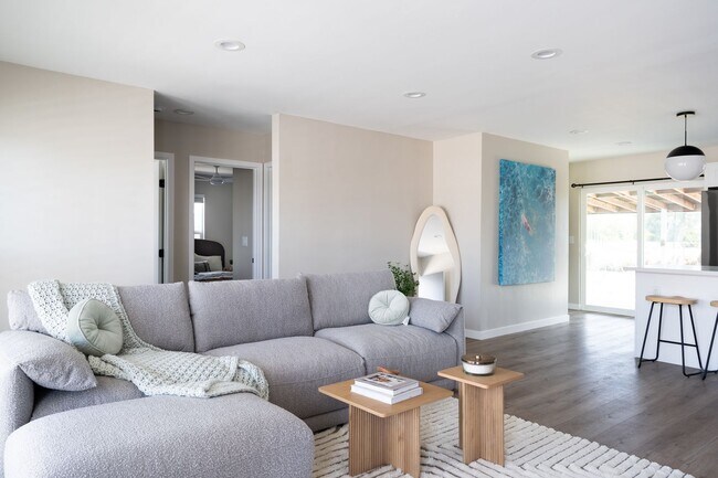 Foto del edificio - Fully remodeled!