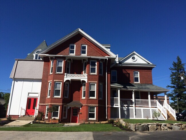 Building Photo - 119 Walnut St