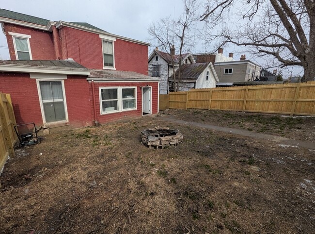 Building Photo - 416 6th Ave