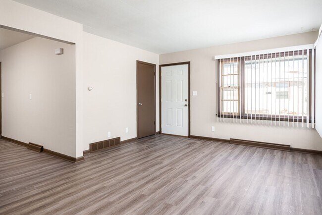 Foto del edificio - 3220/3222 Darwood Drive