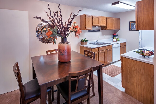 Building Photo - Rocky Creek