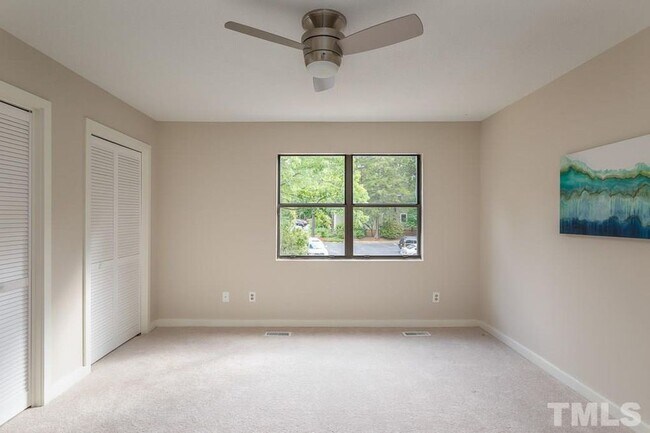 Building Photo - 217 Cedarwood Ln