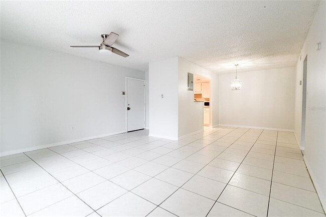 Building Photo - 310 Cherokee Ct