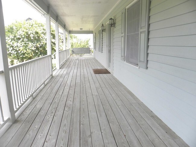 Foto del edificio - 221 Oyster Bay Ln