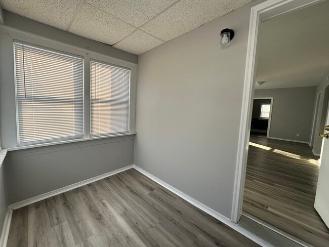 Foto del edificio - 911 S Laurel St