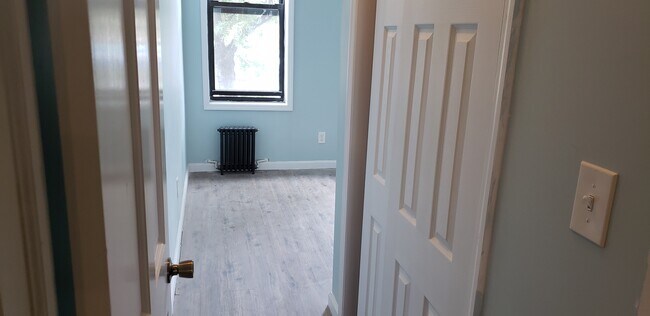 Foto del edificio - 1233 Flatbush Ave