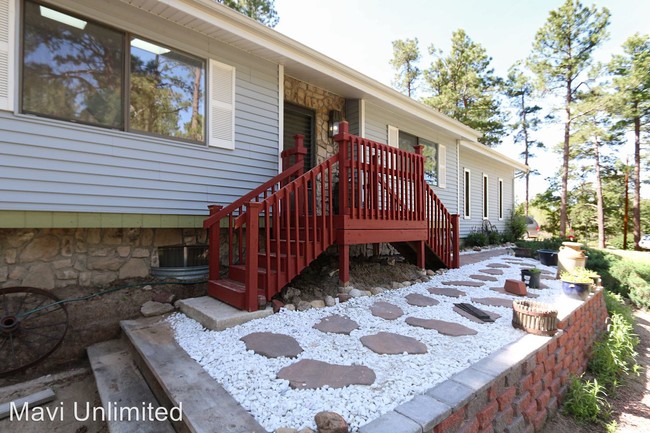 Building Photo - 34384 Pine Ridge Cir