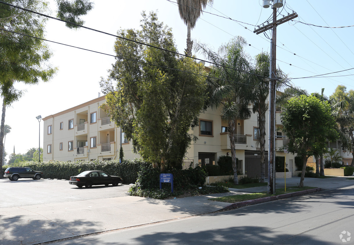 7120 Etiwanda Ave, Reseda, CA 91335 - Apartments in Reseda, CA ...