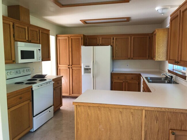 Foto del edificio - Spacious 3 bed in desirable neighborhood