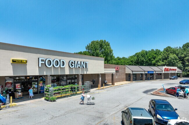 Food Giant will supply all your grocery needs in Leeds.