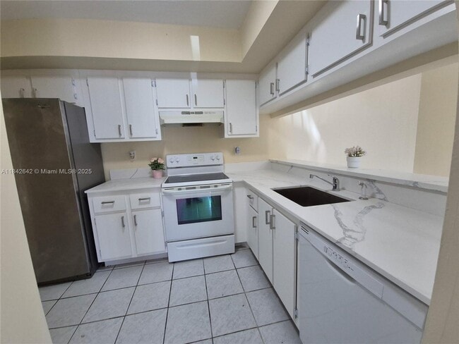 Building Photo - 18350 Mediterranean Blvd