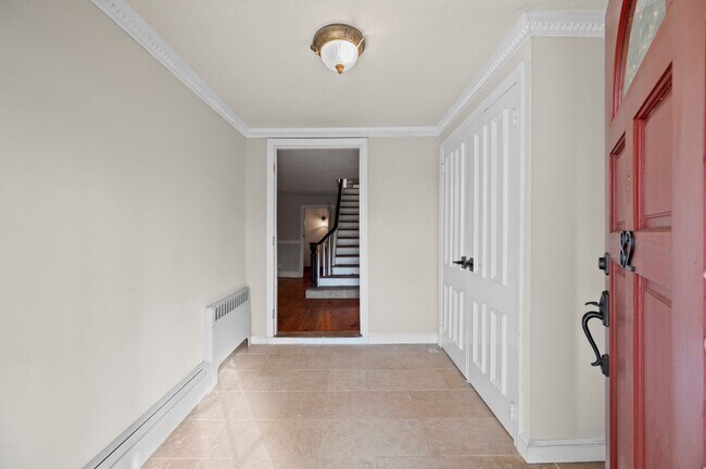 Building Photo - Beautiful 4 Bedroom 3.5 Bathroom Home On Quiet Tree-Lined Street In Millwood.