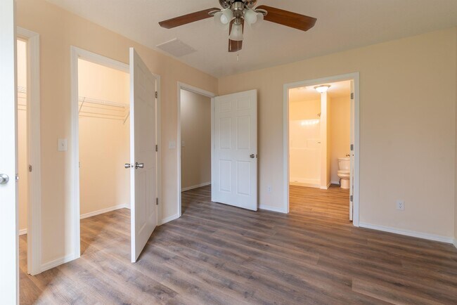 Foto del edificio - 1447 N Hampton Ave