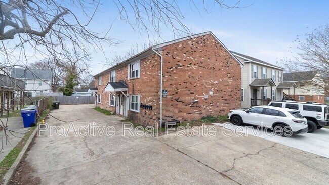 Building Photo - 540 Ashlawn Dr