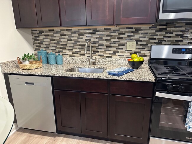 Foto del edificio - Plum Tree Apartments