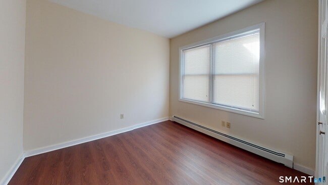 Building Photo - 37 Landin St