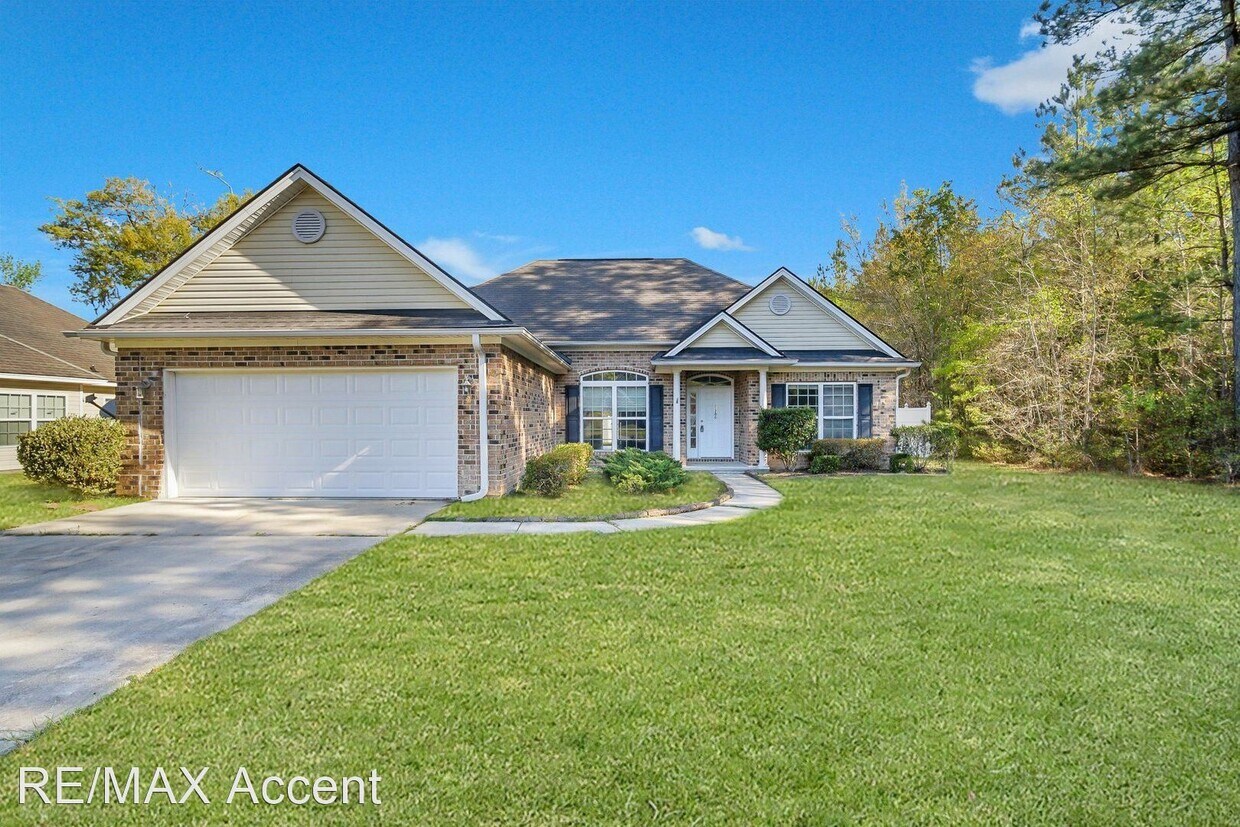 Foto principal - 3 br, 2 bath House - 1200 Peacock Trl.