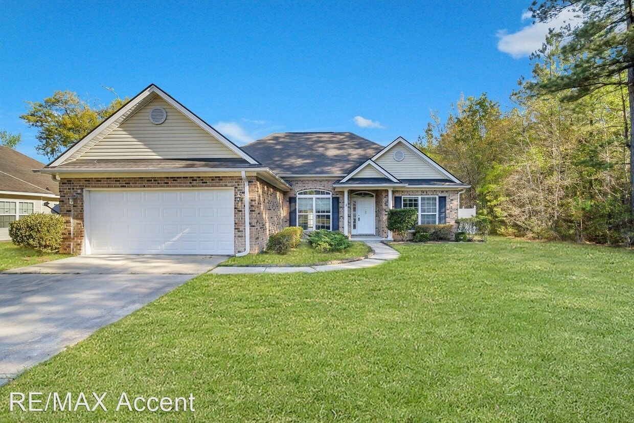 Primary Photo - 3 br, 2 bath House - 1200 Peacock Trl.