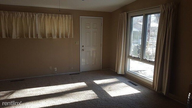 Foto del edificio - 3 br, 1 bath House - 4901 Benton Street