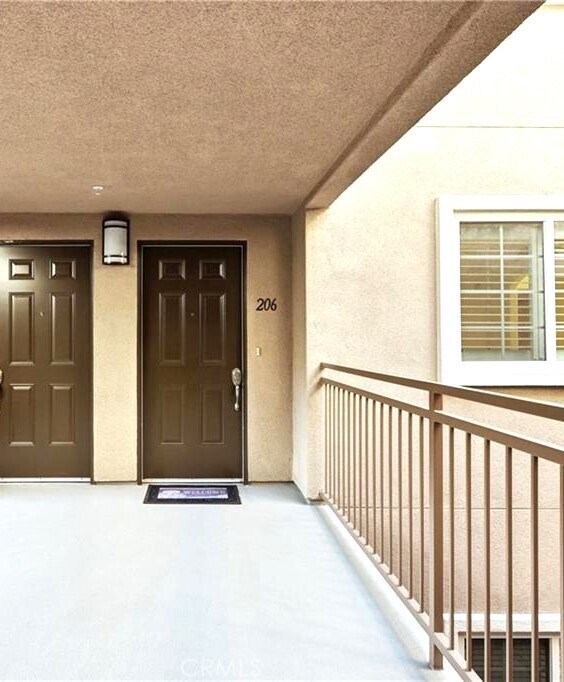 Foto del edificio - 2750 Artesia Blvd